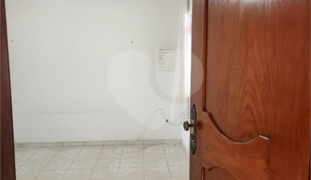 Sobrado à venda com 3 quartos em Vila Dalila, São Paulo, SP