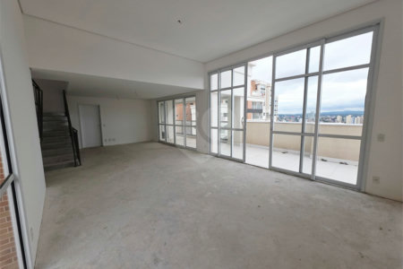Triplex à venda com 4 suítes em Anhangabaú, Jundiaí, SP