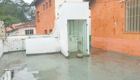 Casa à venda ou para alugar com 7 quartos, sendo 2 suítes, em Jardim Peri Peri, São Paulo, SP