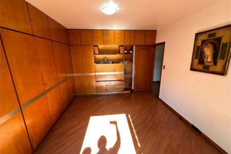 Casa à Venda no Bosque da Saúde com 271m², 3 Dormitórios, 1 Suíte e 4 Vagas
