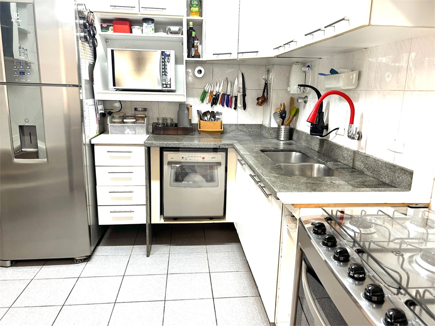 Apartamento à venda com 3 suítes em Campo Belo, São Paulo, SP