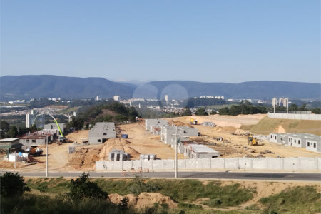 Apartamento à venda com 3 quartos, sendo 1 suíte,  em Recanto da Prata, Jundiaí, SP