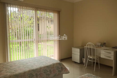 Casa à venda com 3 quartos, sendo 1 suíte, no condomínio Serra da Estrela, Atibaia - SP