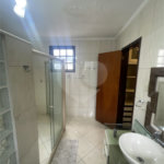 Casa à venda com 5 quartos, sendo 3 suítes, no condomínio Recanto das Palmeiras, Rio de Janeiro - RJ