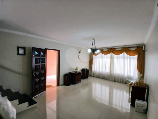Casa à venda ou para alugar com 3 quartos, sendo 1 suíte,  em Santana, São Paulo, SP