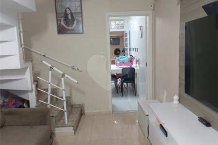 Sobrado à venda com 3 quartos, sendo 2 suítes, em Vila Dom Pedro I, São Paulo, SP