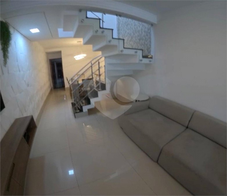 Sobrado à venda com 3 quartos, sendo 1 suíte, em Vila Lúcia, São Paulo, SP