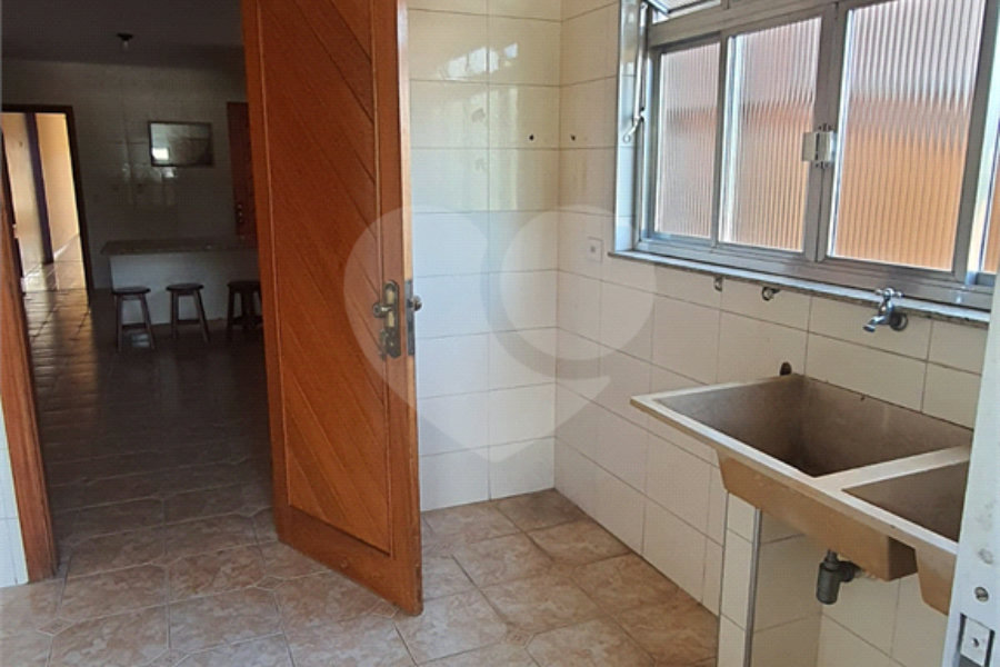 Sobrado à venda com 4 quartos, sendo 1 suíte, em Vila Pereira Barreto, São Paulo, SP