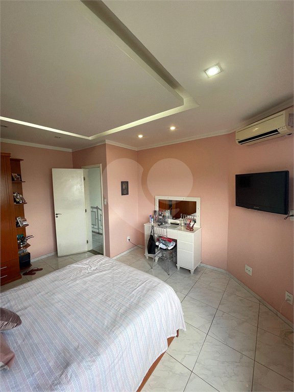 Casa à venda com 5 quartos, sendo 1 suíte, no condomínio Residencial Green Ville, Rio de Janeiro - RJ