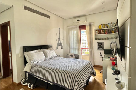 Apartamento à venda com 4 suítes em Vila Suzana, São Paulo, SP
