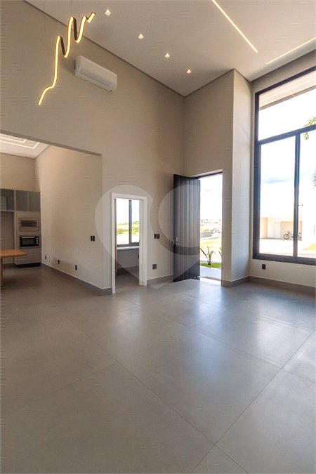 Casa à venda com 3 suítes no condomínio Residencial Dona Maria Candida, Indaiatuba - SP