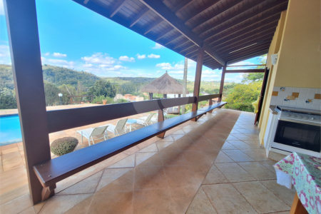 Casa à venda com 3 suítes no condomínio Chácaras do Lago, Vinhedo - SP