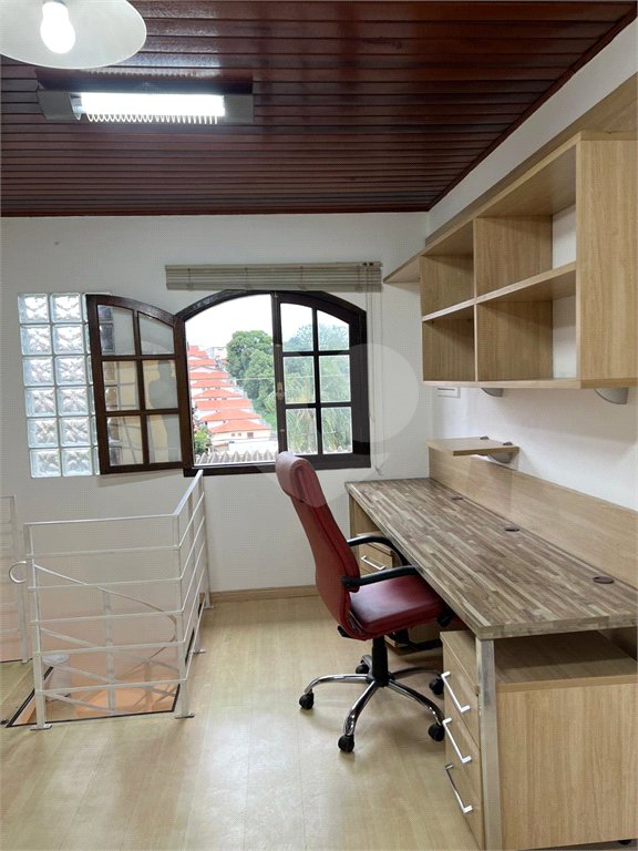 Sobrado à venda com 5 quartos, sendo 2 suítes, em Vila Universitária, São Paulo, SP