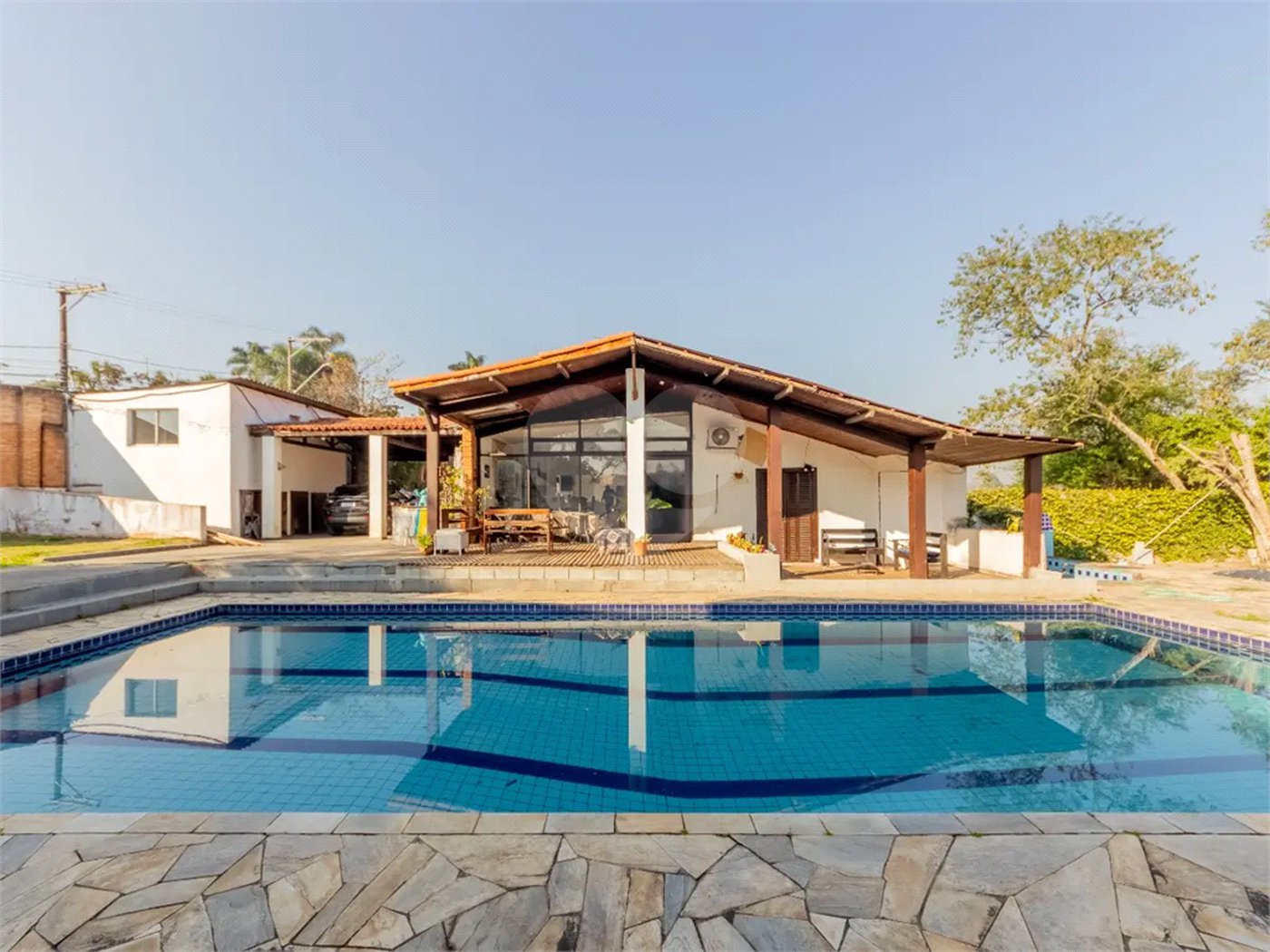 Casa à venda ou para alugar com 5 quartos, sendo 3 suítes, em Chácara Pavoeiro, Cotia, SP