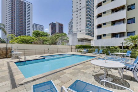Apartamento à venda com 3 quartos, sendo 2 suítes, em Santo Amaro, São Paulo, SP