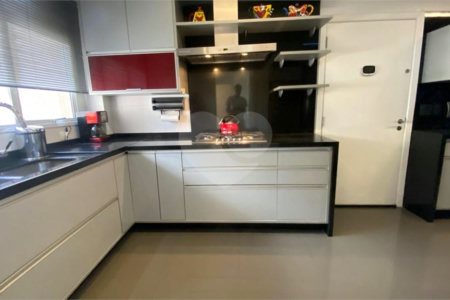 Apartamento à venda com 3 suítes em Vila Romana, São Paulo, SP
