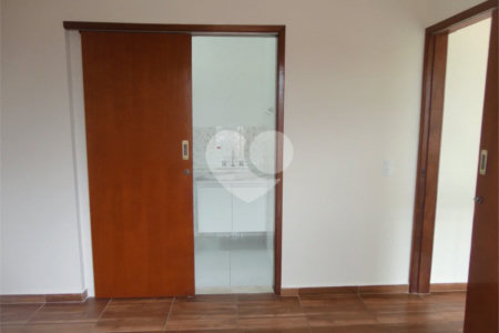 Casa de Vila à venda com 3 suítes em João Xxiii, Vinhedo, SP
