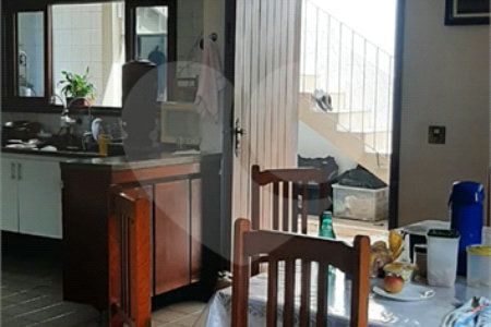 Sobrado à venda com 8 quartos em Jardim São Luís, São Paulo, SP