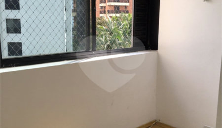 Apartamento à venda com 3 quartos, sendo 1 suíte,  em Jardim Parque Morumbi, São Paulo, SP