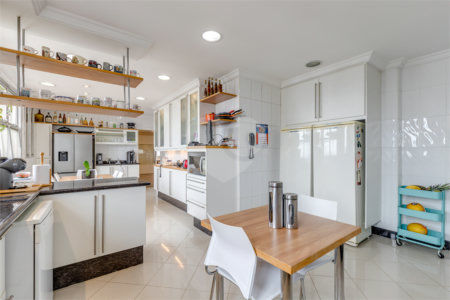 Apartamento à venda com 4 suítes em Jardim Marajoara, São Paulo, SP