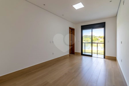 Casa à venda com 4 quartos, sendo 3 suítes, no condomínio Estância Marambaia, Vinhedo - SP