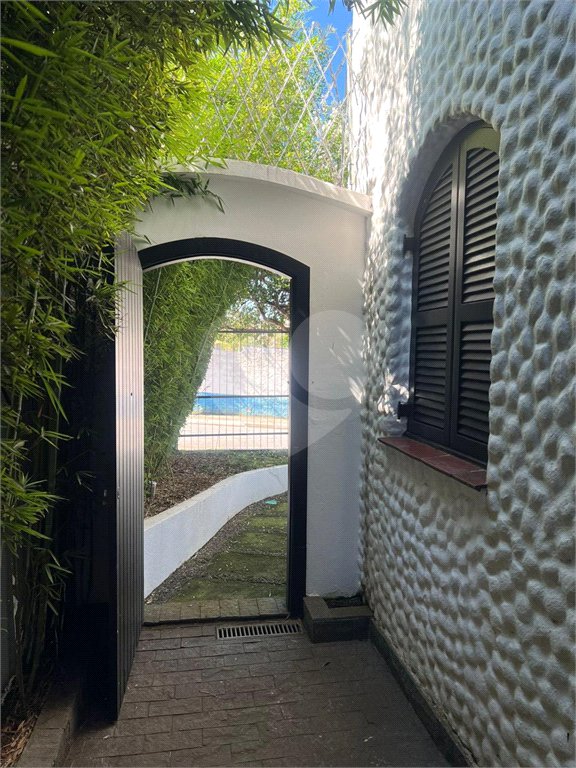 Casa à venda com 5 quartos, sendo 4 suítes, em Parque Maria Helena, São Paulo, SP