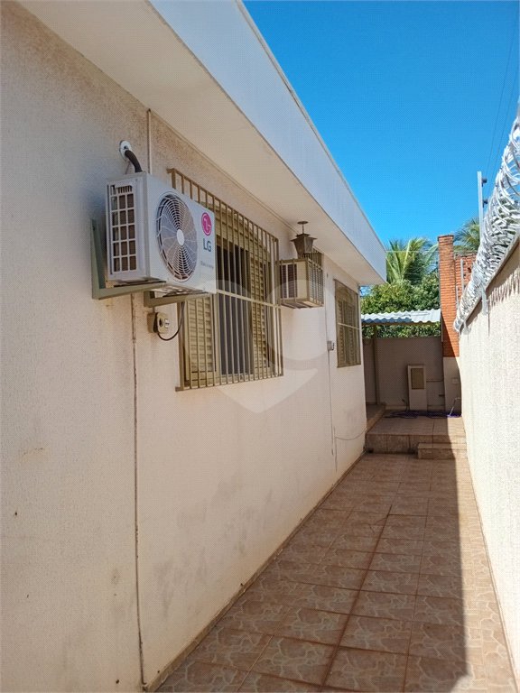 Casa à venda com 3 quartos, sendo 1 suíte, em Vila José Bonifácio, Araraquara, SP