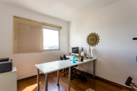 Apartamento à venda com 4 quartos, sendo 3 suítes, em Jardim Londrina, São Paulo, SP