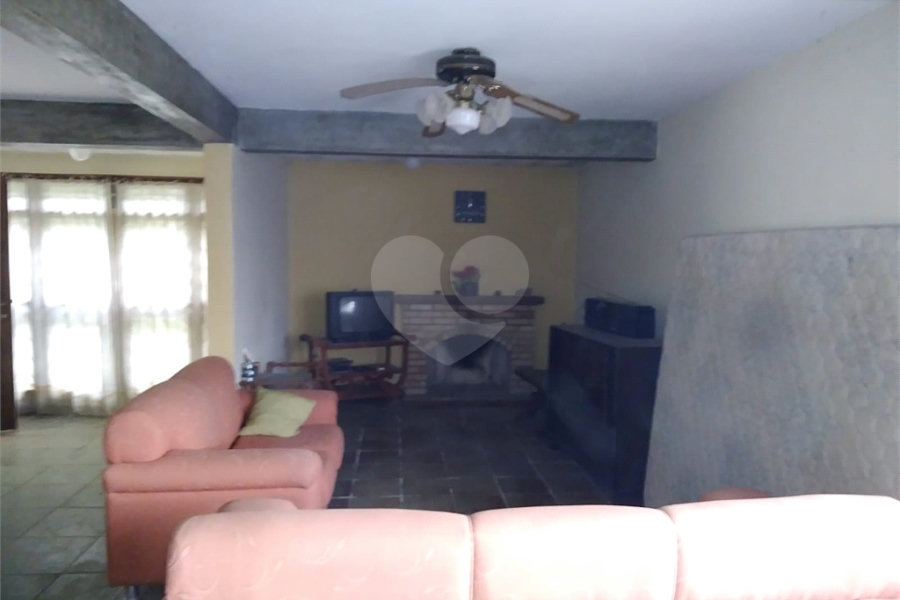 Casa à venda com 5 quartos, sendo 1 suíte, em Mantiqueira, Mairiporã, SP