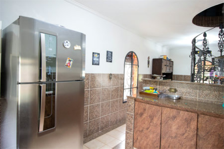 Casa à venda ou para alugar com 5 quartos, sendo 2 suítes, no condomínio Restinga Verde, São Roque - SP