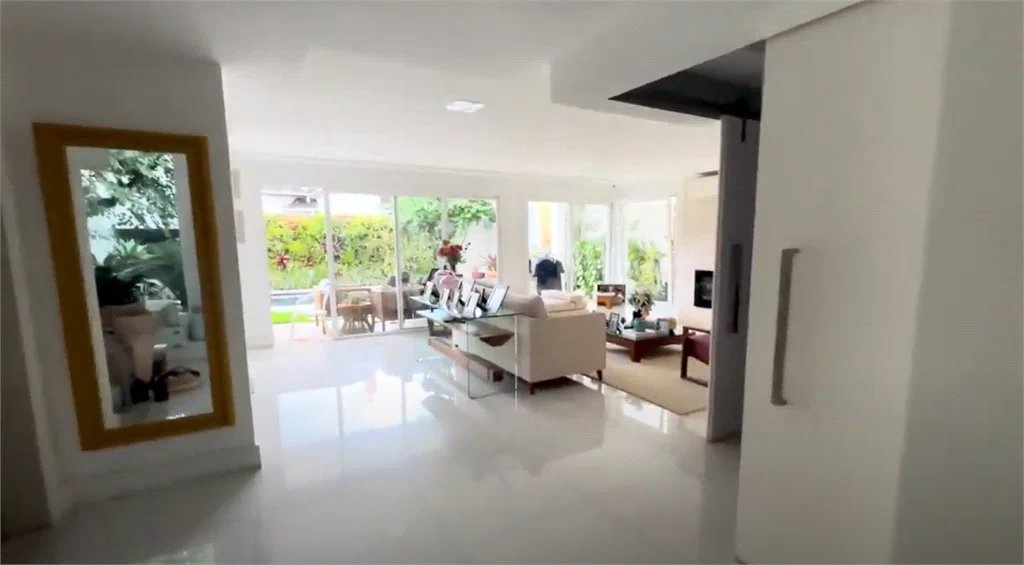 Casa à venda com 5 suítes no condomínio Residencial Morumbi, São Paulo - SP