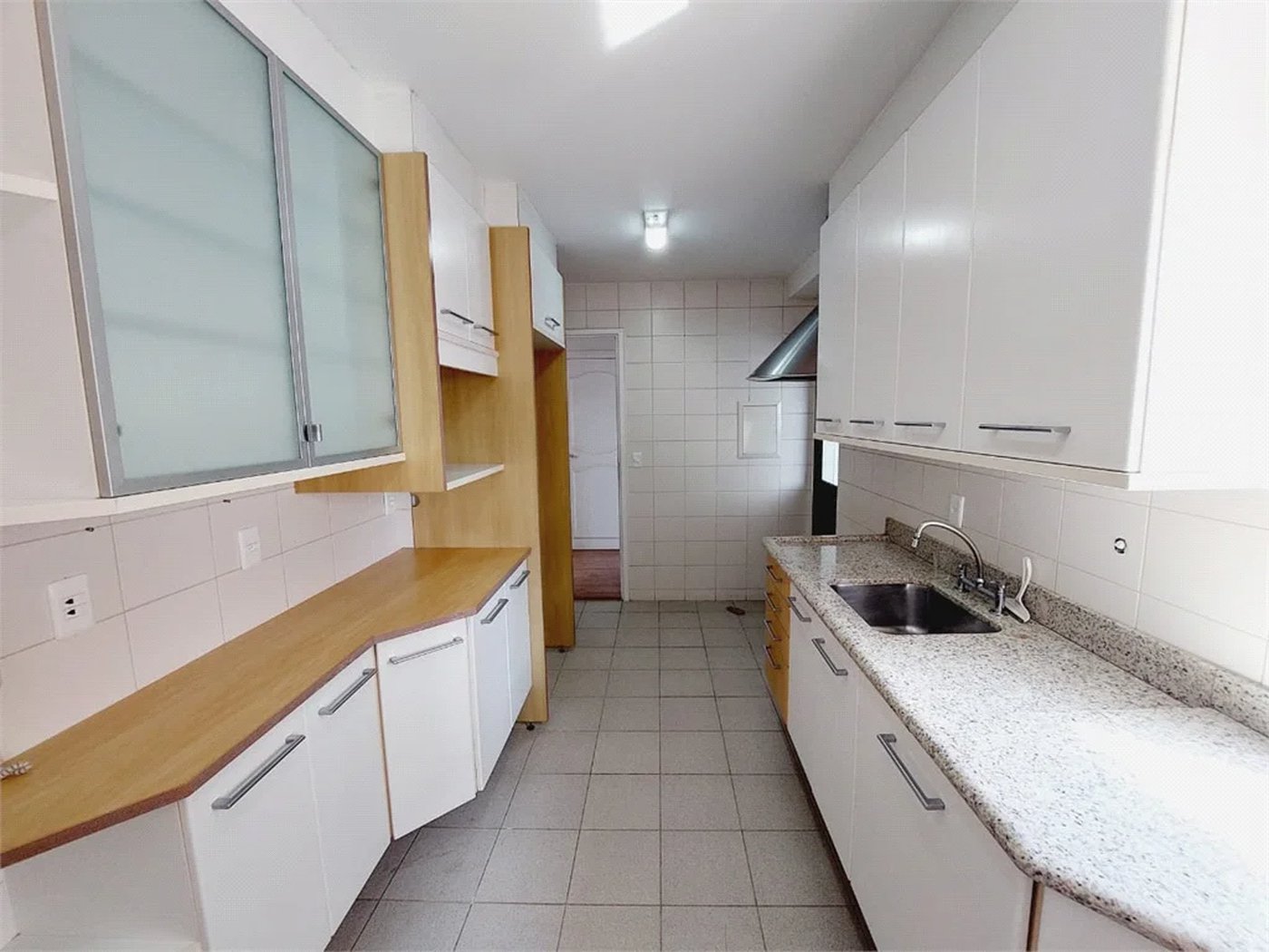 Apartamento à venda com 4 quartos, sendo 2 suítes,  em Alto da Lapa, São Paulo, SP