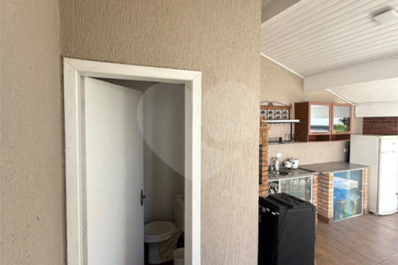 Casa à venda com 4 quartos, sendo 2 suítes,  no condomínio Arujá 5, Arujá - SP