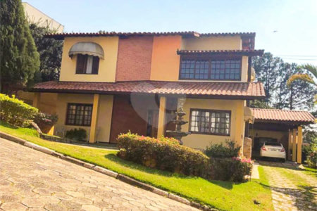 Casa à venda com 3 quartos, sendo 1 suíte,  no condomínio Vivenda das Vinhas, Vinhedo - SP