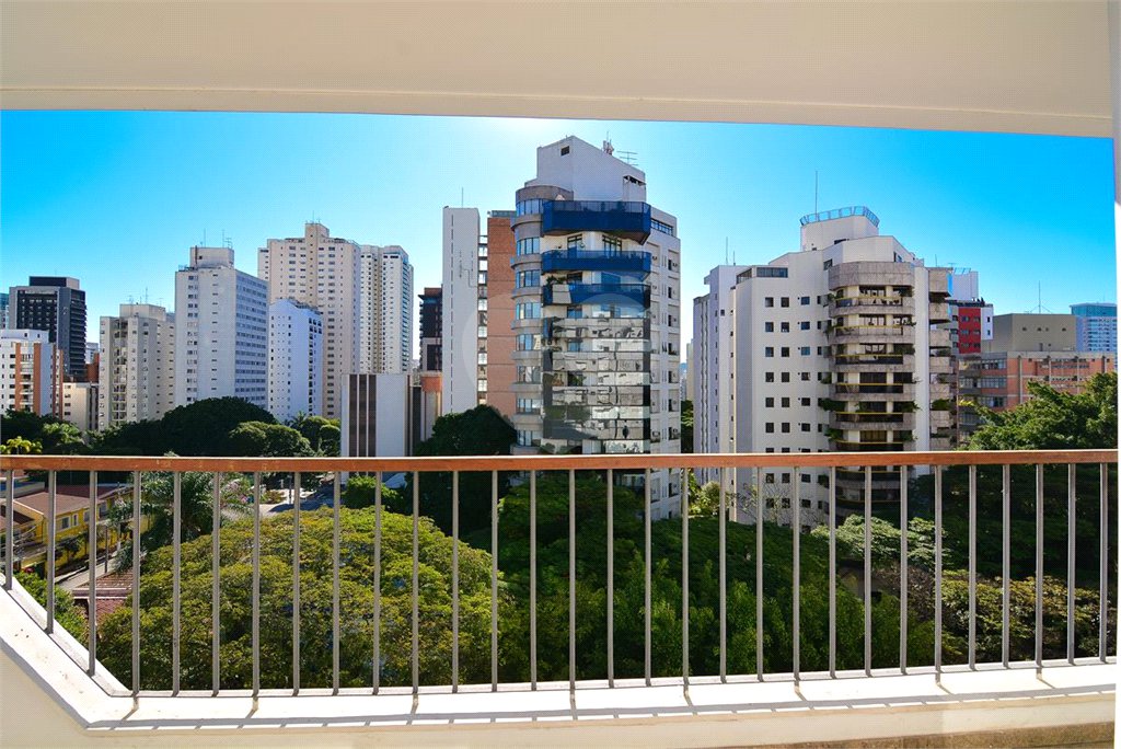 Apartamento à venda com 4 quartos, sendo 2 suítes,  em Brooklin Paulista, São Paulo, SP
