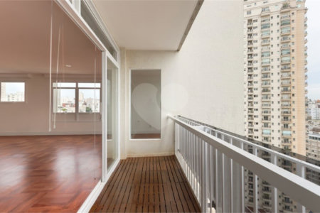 Apartamento à venda com 3 quartos, sendo 1 suíte,  em Santa Cecília, São Paulo, SP