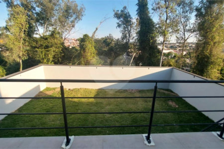Casa à venda com 3 quartos, sendo 2 suítes, no condomínio Reserva dos Jatobás, Louveira - SP