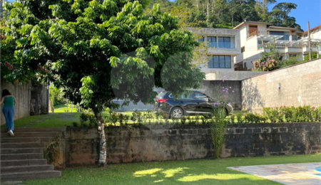 Casa à venda com 2 suítes no condomínio Recanto da Lagoinha, Ubatuba - SP