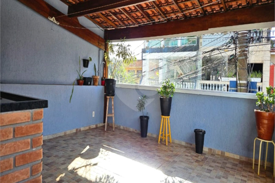 Sobrado à venda com 3 quartos, sendo 1 suíte, em Jardim Peri, São Paulo, SP