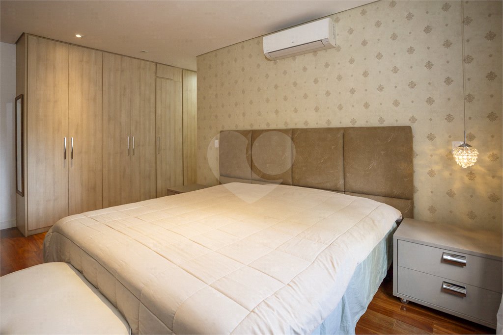 Apartamento à venda com 3 suítes em Campo Belo, São Paulo, SP