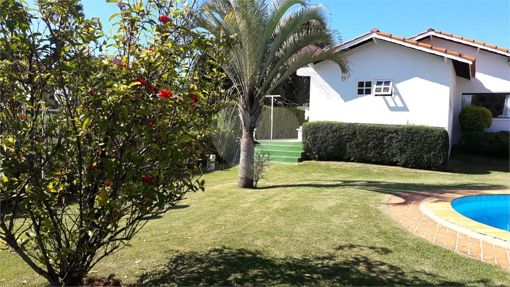 Casa à venda com 4 quartos, sendo 2 suítes, no condomínio Monte Belo, Salto - SP