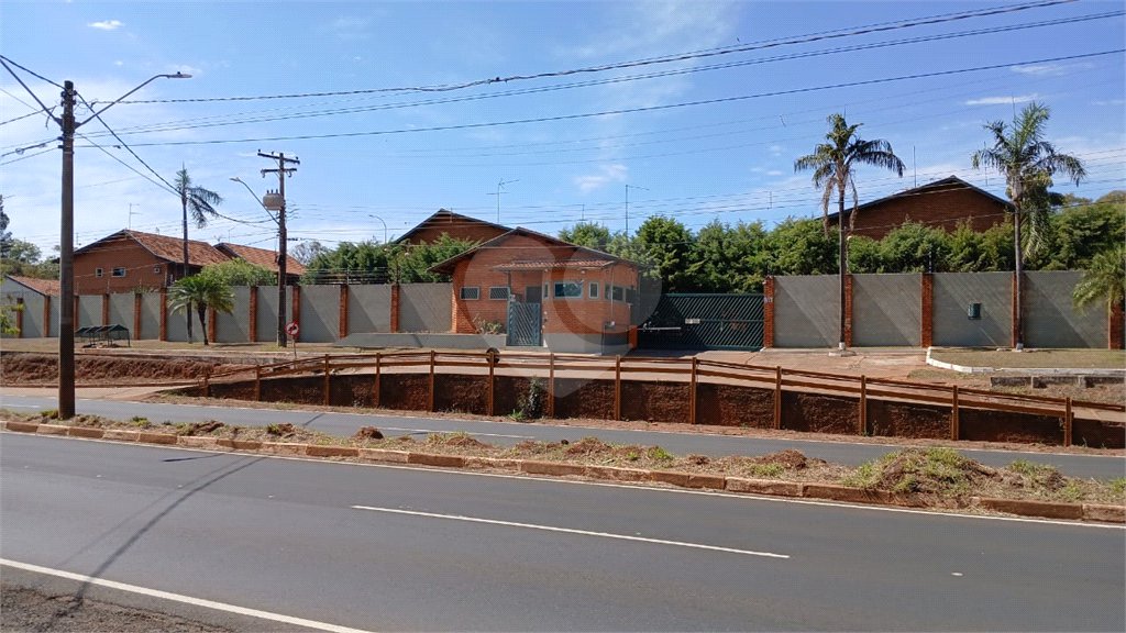 Casa à venda com 3 quartos, sendo 1 suíte, em Jardim Zavanella, Araraquara, SP
