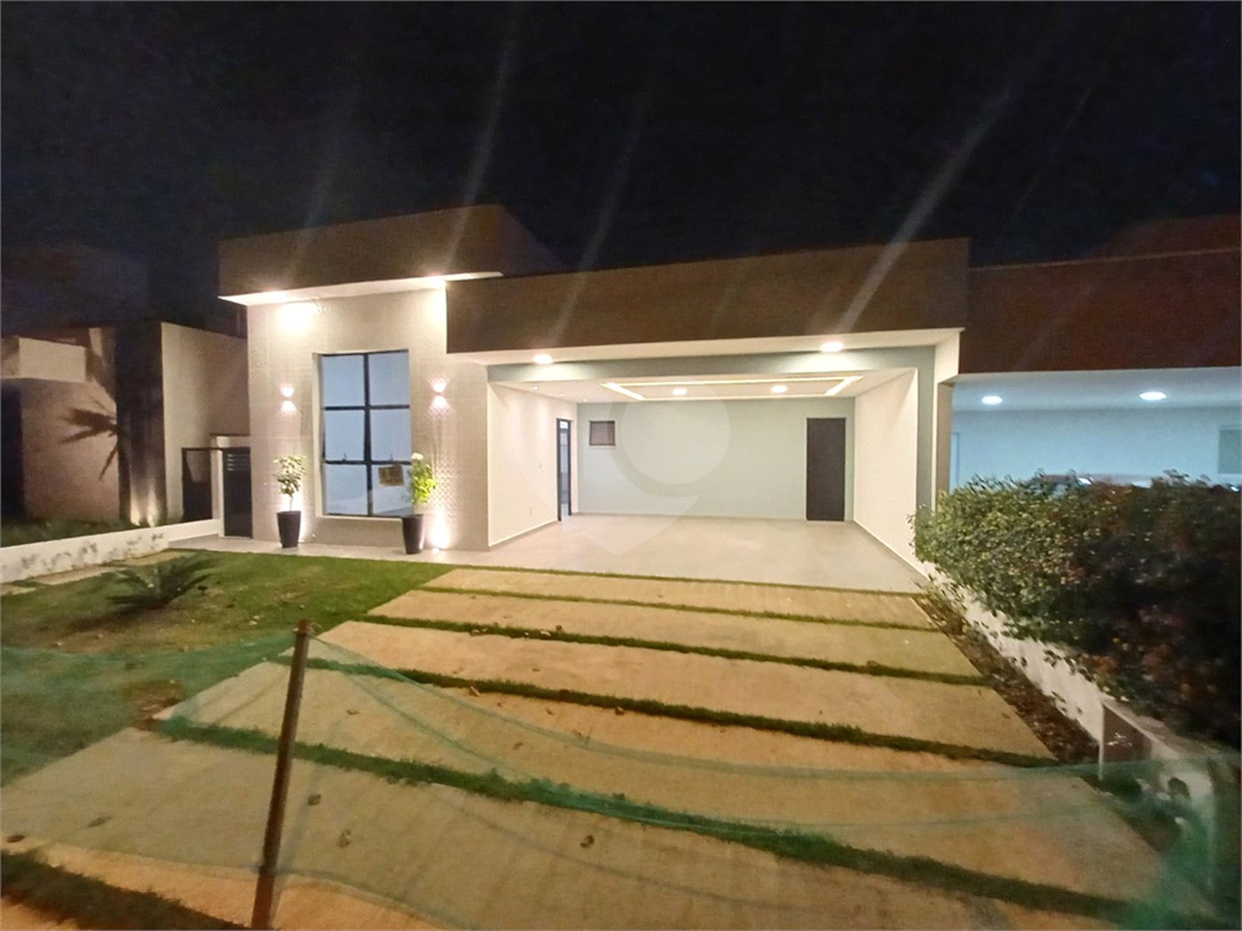 Casa à venda com 3 suítes no condomínio Residencial Alto de Itaici, Indaiatuba - SP