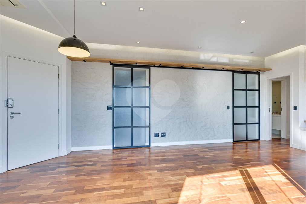 Apartamento à venda com 3 quartos, sendo 1 suíte, em Santo Amaro, São Paulo, SP