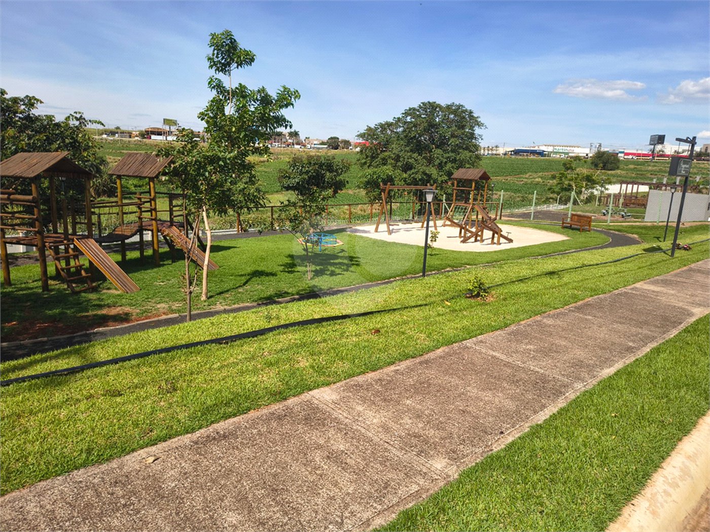 Terreno à venda no condomínio Riviera Village Cravinhos, Cravinhos - SP