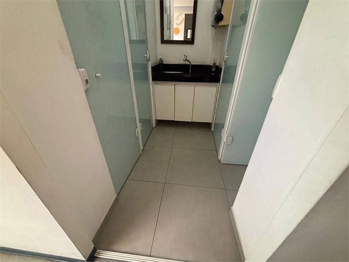 Sala Comercial para venda e locação, Estuário, Santos - SA0057.