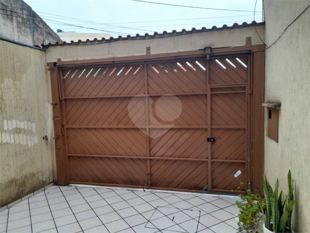Sobrado à venda com 3 quartos no Brasilândia, São Paulo, SP