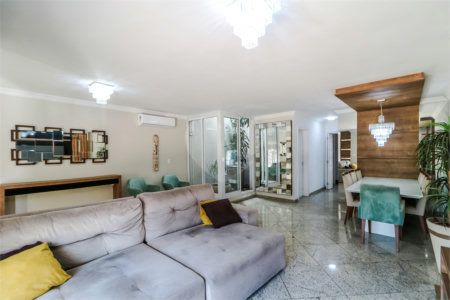 Casa à venda com 4 quartos, sendo 3 suítes, no condomínio Flower Garden Residence, São Paulo - SP