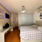 Casa à venda com 5 quartos, sendo 3 suítes, no condomínio Jd Itatinga, São Paulo - SP