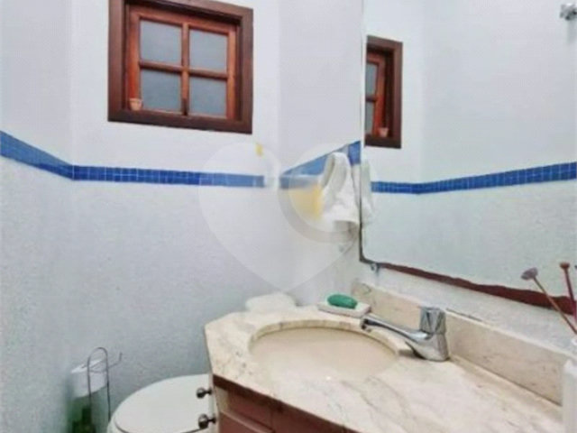 Casa à venda com 3 quartos, sendo 1 suíte,  no condomínio Flores de Laet, São Paulo - SP